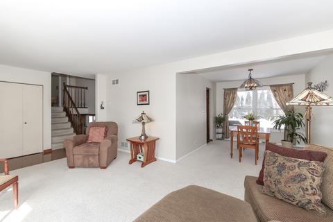 109 Pear Tree Ln, Bartlett, IL 60103 photo 3