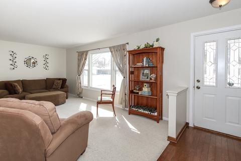 109 Pear Tree Ln, Bartlett, IL 60103 photo 5