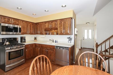109 Pear Tree Ln, Bartlett, IL 60103 photo 7