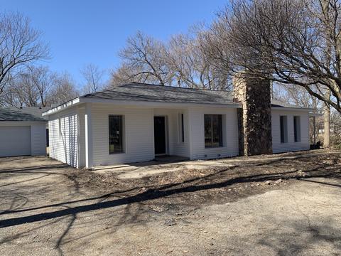 424 E Side Dr, Geneva, IL 60134 photo 1