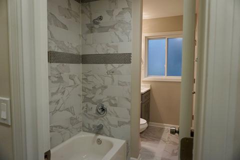 572 Durham Ct, Hoffman Estates, IL 60169 photo 14