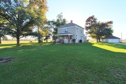 8205 Middle Rd, Morris, IL 60450 photo 1