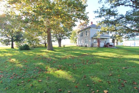 8205 Middle Rd, Morris, IL 60450 photo 2
