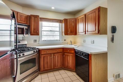 719 S Gables Blvd, Wheaton, IL 60189 photo 11