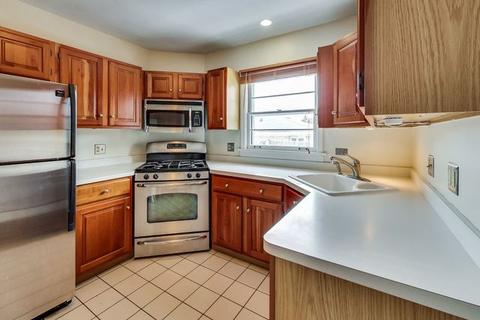 719 S Gables Blvd, Wheaton, IL 60189 photo 10