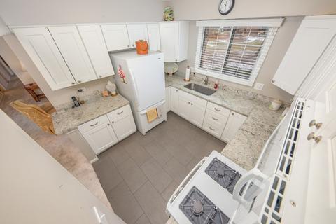1602 Thames Ct #A, Wheaton, IL 60189 photo 12