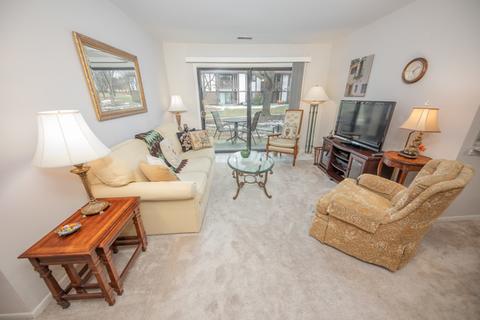 1602 Thames Ct #A, Wheaton, IL 60189 photo 10
