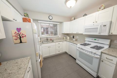 1602 Thames Ct #A, Wheaton, IL 60189 photo 11