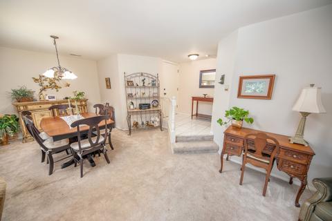1602 Thames Ct #A, Wheaton, IL 60189 photo 6