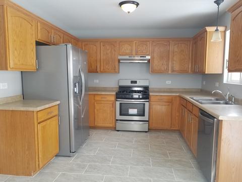 1715 Cascade Ridge Dr, Plainfield, IL 60586 photo 4