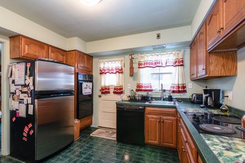 9259 Forestview Rd, Evanston, IL 60203 photo 3
