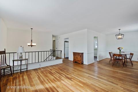 1080 Lancaster Ct, Hoffman Estates, IL 60169 photo 3