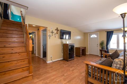 404 E State St, Sycamore, IL 60178 photo 4