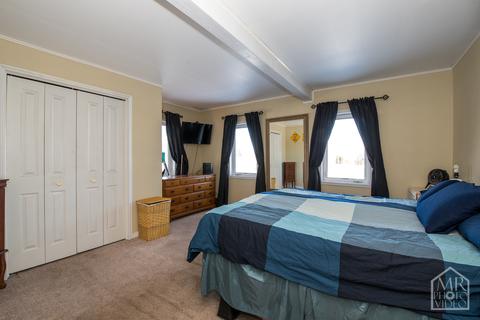 404 E State St, Sycamore, IL 60178 photo 3
