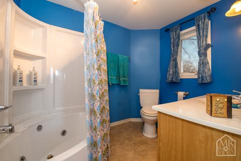 404 E State St, Sycamore, IL 60178 photo 5