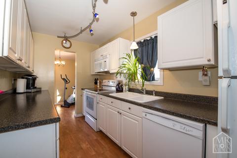 404 E State St, Sycamore, IL 60178 photo 8