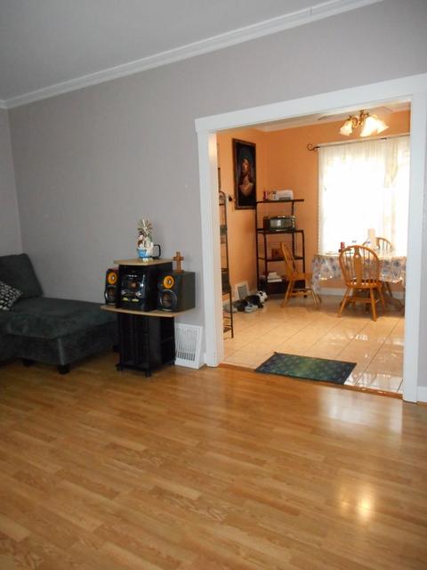 546 Dundee Ave, Elgin, IL 60120 photo 9