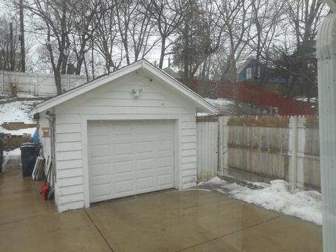 546 Dundee Ave, Elgin, IL 60120 photo 4
