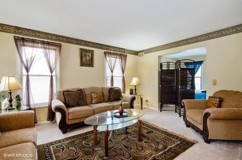 1151 Willoby Ln, Elgin, IL 60120 photo 2
