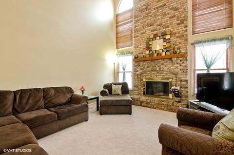 1151 Willoby Ln, Elgin, IL 60120 photo 12