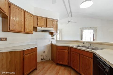 706 Cimarron Dr, Cary, IL 60013 photo 4