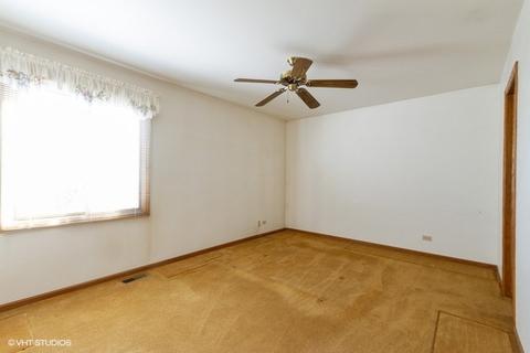 706 Cimarron Dr, Cary, IL 60013 photo 8