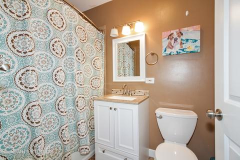 584 Commanche Ct, Carol Stream, IL 60188 photo 11