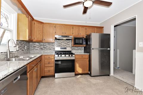 5205 W Greenbrier Dr, Mchenry, IL 60050 photo 7