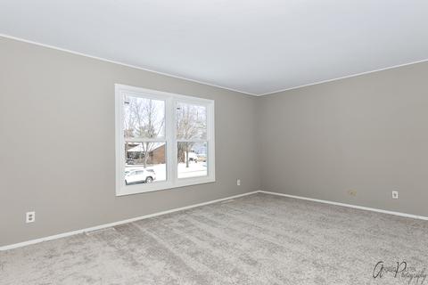 5205 W Greenbrier Dr, Mchenry, IL 60050 photo 9