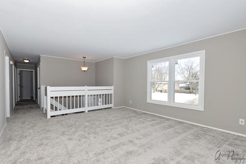 5205 W Greenbrier Dr, Mchenry, IL 60050 photo 3
