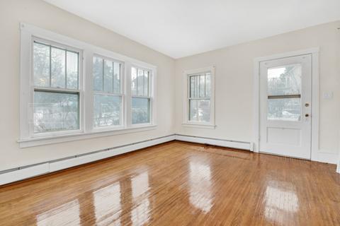 616 Eastview St, Elgin, IL 60120 photo 4
