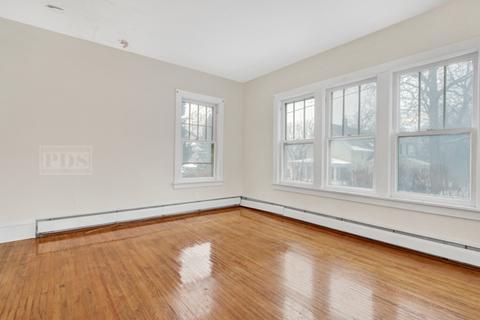 616 Eastview St, Elgin, IL 60120 photo 3