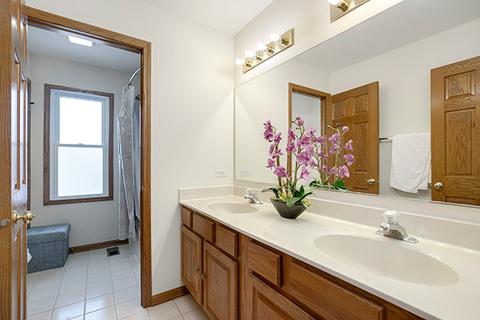 5465 Fox Path Ln, Hoffman Estates, IL 60192 photo 23
