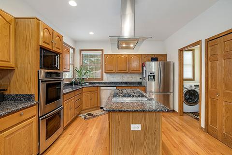 5465 Fox Path Ln, Hoffman Estates, IL 60192 photo 10