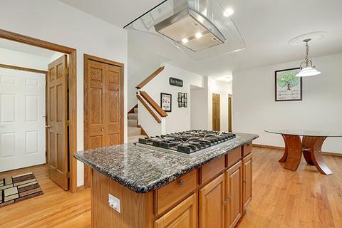 5465 Fox Path Ln, Hoffman Estates, IL 60192 photo 15
