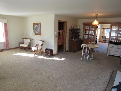 607 S Smith Blvd, Aurora, IL 60505 photo 4