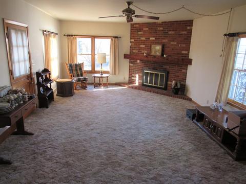 607 S Smith Blvd, Aurora, IL 60505 photo 5