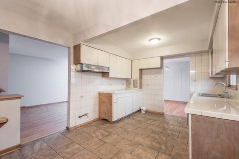 7813 W 80th Pl, Bridgeview, IL 60455 photo 9