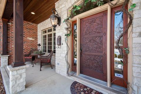 1019 James Ct, Wheaton, IL 60189 photo 2