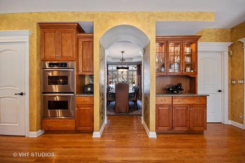 1019 James Ct, Wheaton, IL 60189 photo 9