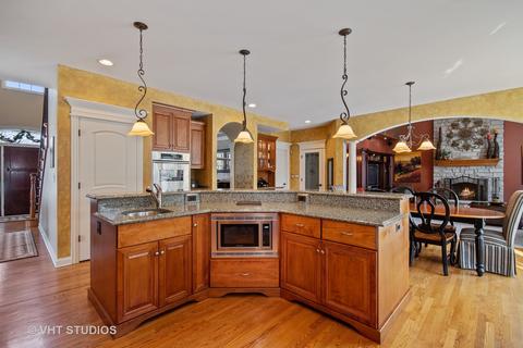 1019 James Ct, Wheaton, IL 60189 photo 8