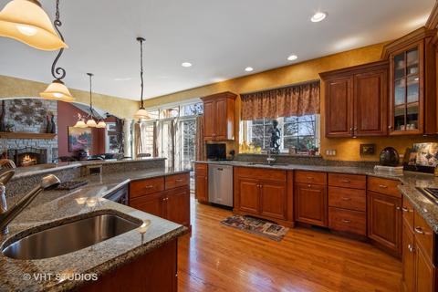 1019 James Ct, Wheaton, IL 60189 photo 7