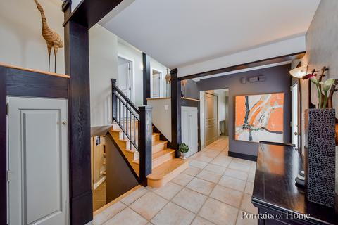 918 S Hale St, Wheaton, IL 60189 photo 3