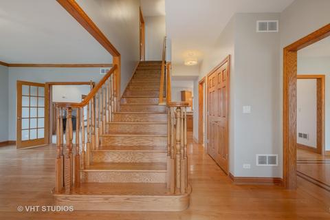 7250 S Park Ave, Burr Ridge, IL 60527 photo 2