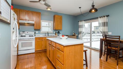 1963 Woodhaven Dr, Bartlett, IL 60103 photo 4