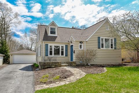 1710 E Liberty Dr, Wheaton, IL 60187 photo 1