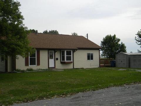 702 Main St, Chenoa, IL 61726 photo 1