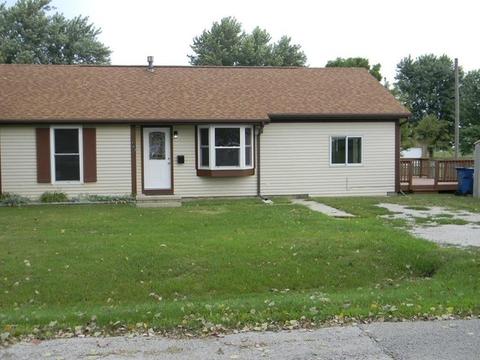 702 Main St, Chenoa, IL 61726 photo 3