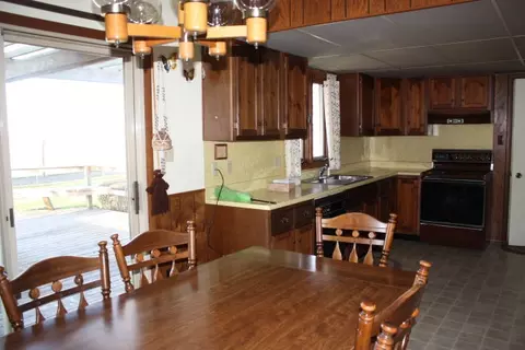 221 E Bachtold Dr, Forrest, IL 61741 photo 6