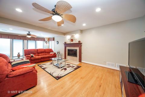1131 Warwick Cir N, Hoffman Estates, IL 60169 photo 12
